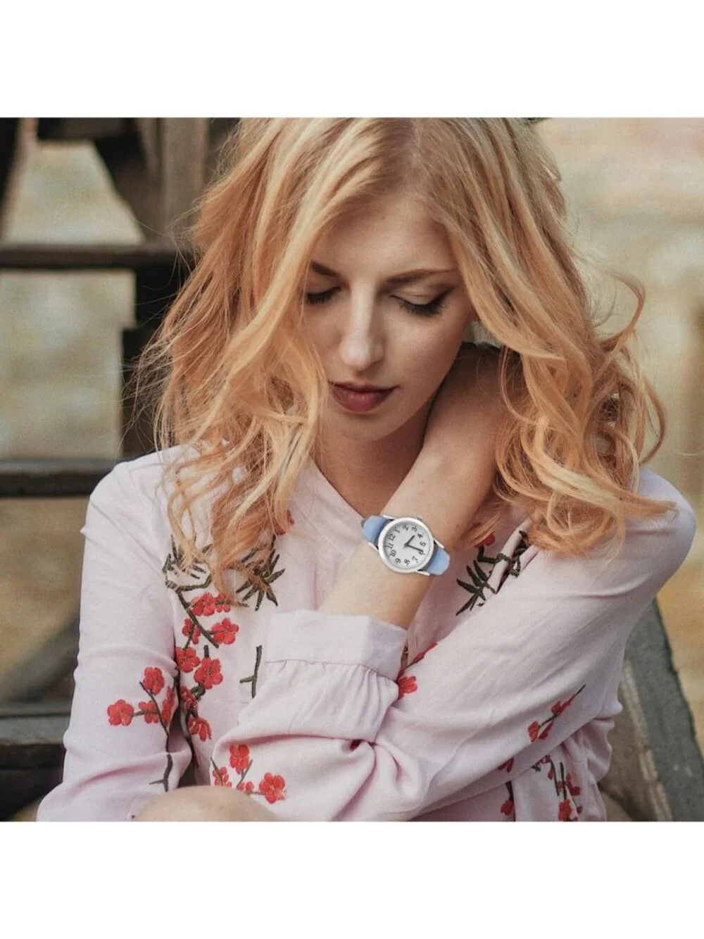 Women's Blue White Analog Quartz Leather Band Round Dial Waterproof Wrist Watch